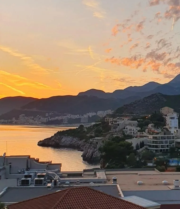Daily-rent, two bedroom apartment, 120m², Pržno, Budva