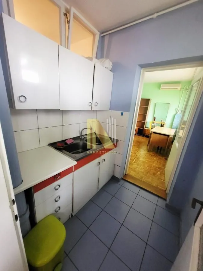 Izdavanje, dvosoban stan, 51m², Bulevar Oslobodjenja, Novi Sad Sve Podlokacije