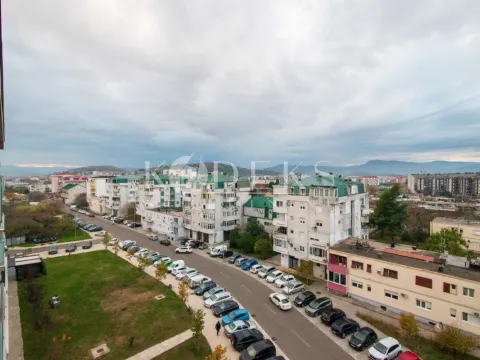 Izdavanje, jednosoban stan, 49m², Pobrežje, Podgorica - image 11