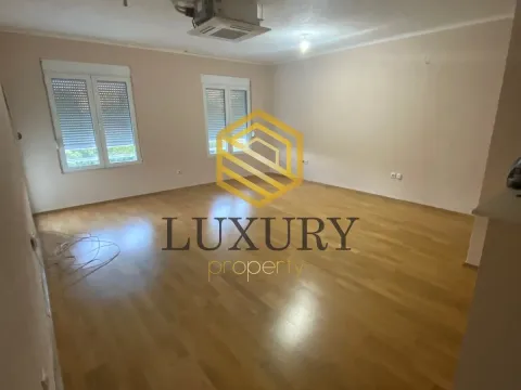 Izdavanje, dvosoban stan, 70m², Zabjelo, Podgorica - image 11