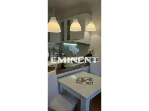 Rent, two bedroom apartment, 48m², Gundulićev Venac, Beograd - image 2