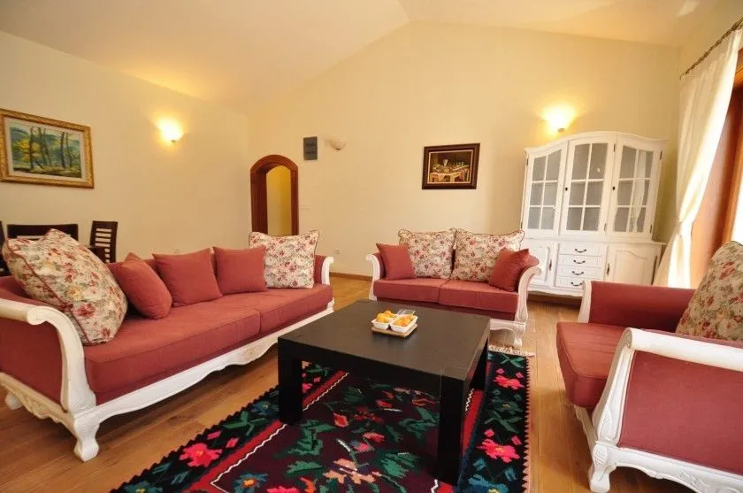 Sale, house, 1300m², Perazića do, Budva