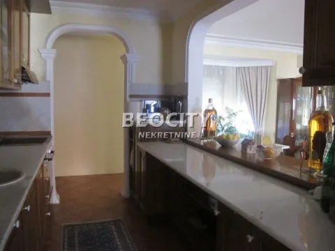 Prodaja, kuća, 639m², Višnjička Banja, Palilula Sve Podlokacije - image 12