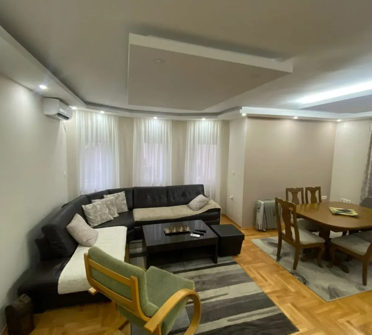 Izdavanje, kuća, 250m², Karaburško Polje, Podgorica