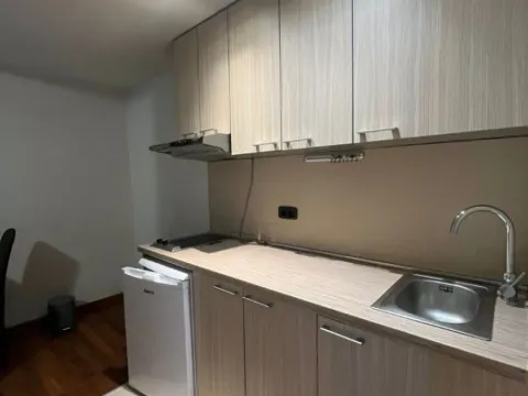 Izdavanje, garsonjera, 36m², Centar, Budva - image 8