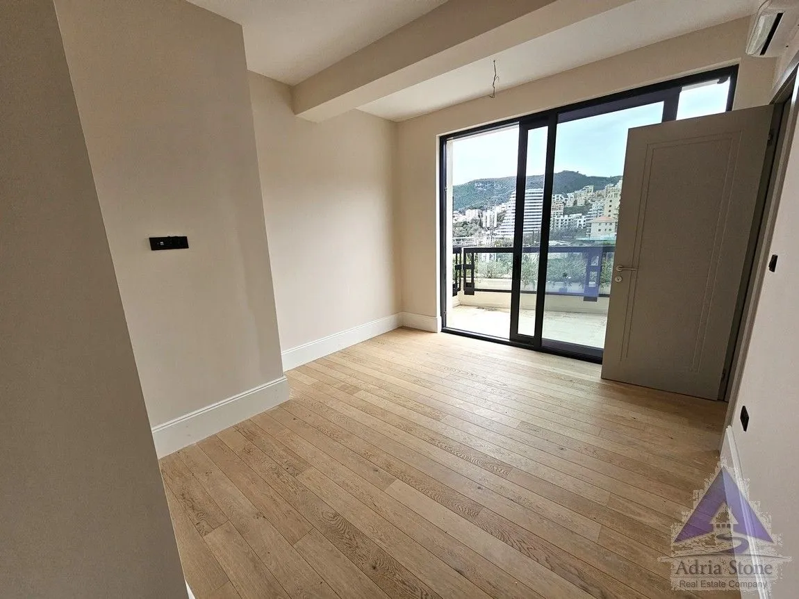 Prodaja, jednosoban stan, 77m², Rafailovići, Budva