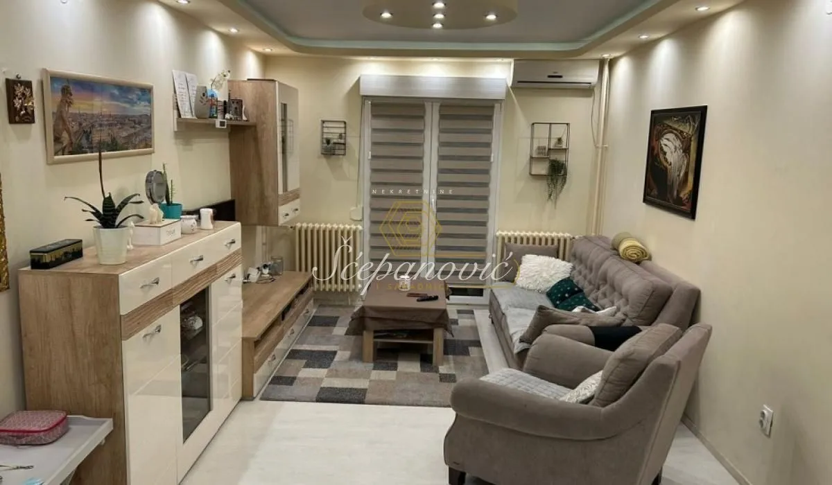 Prodaja, trosoban stan, 64m², Novi Sad Sve Podlokacije, Novi Sad