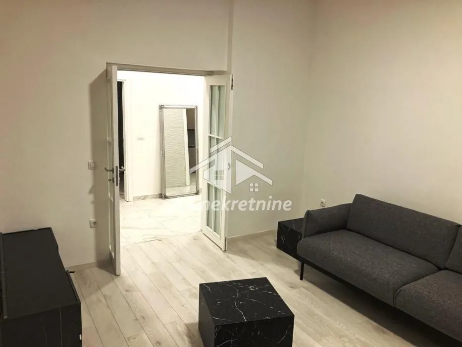 Izdavanje, četvorosoban stan, 80m², Skadarlija, Beograd