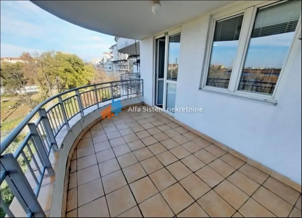 Izdavanje, stan, 172m², Vračar Sve Podlokacije, Beograd