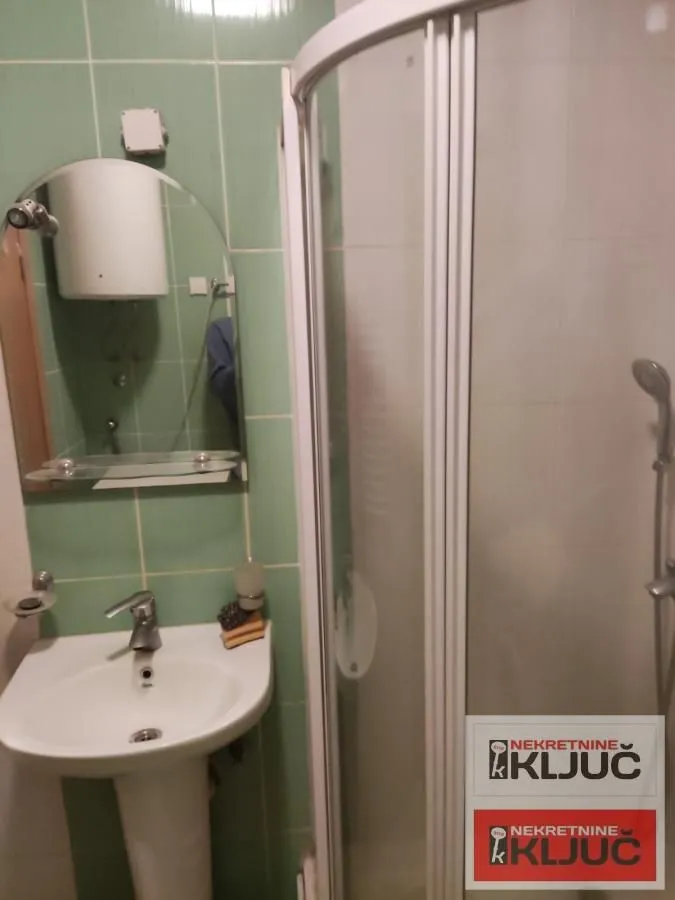Izdavanje, garsonjera, 27m², Grbavica, Novi Sad Sve Podlokacije