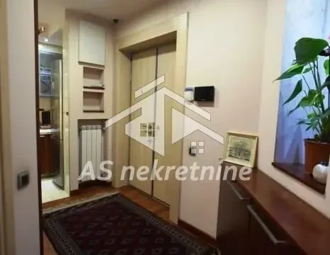 Izdavanje, trosoban stan, 80m², Stari Grad, Beograd - image 18