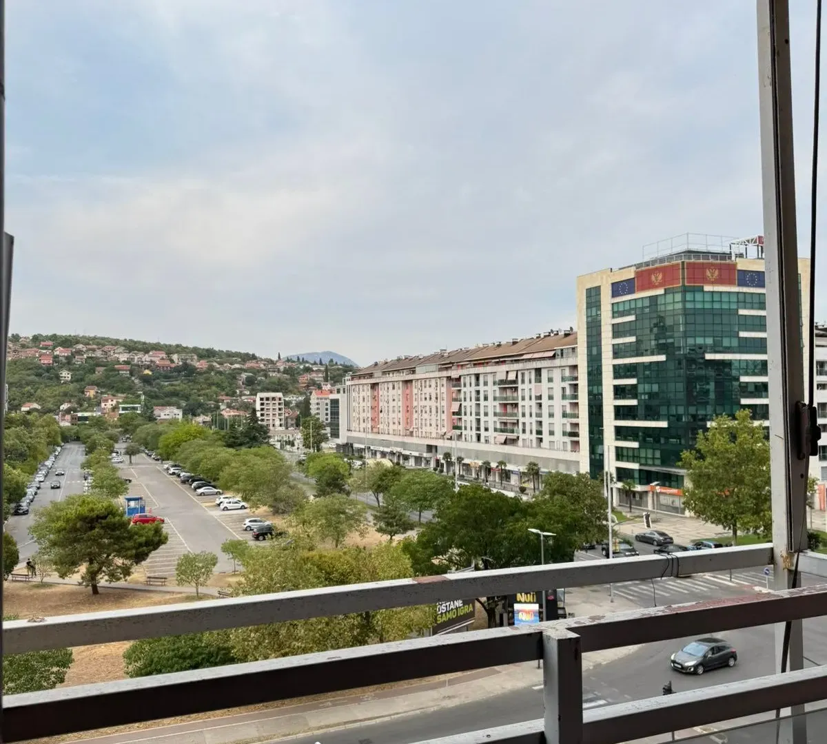 Izdavanje, trosoban stan, 95m², Podgorica, Crna Gora