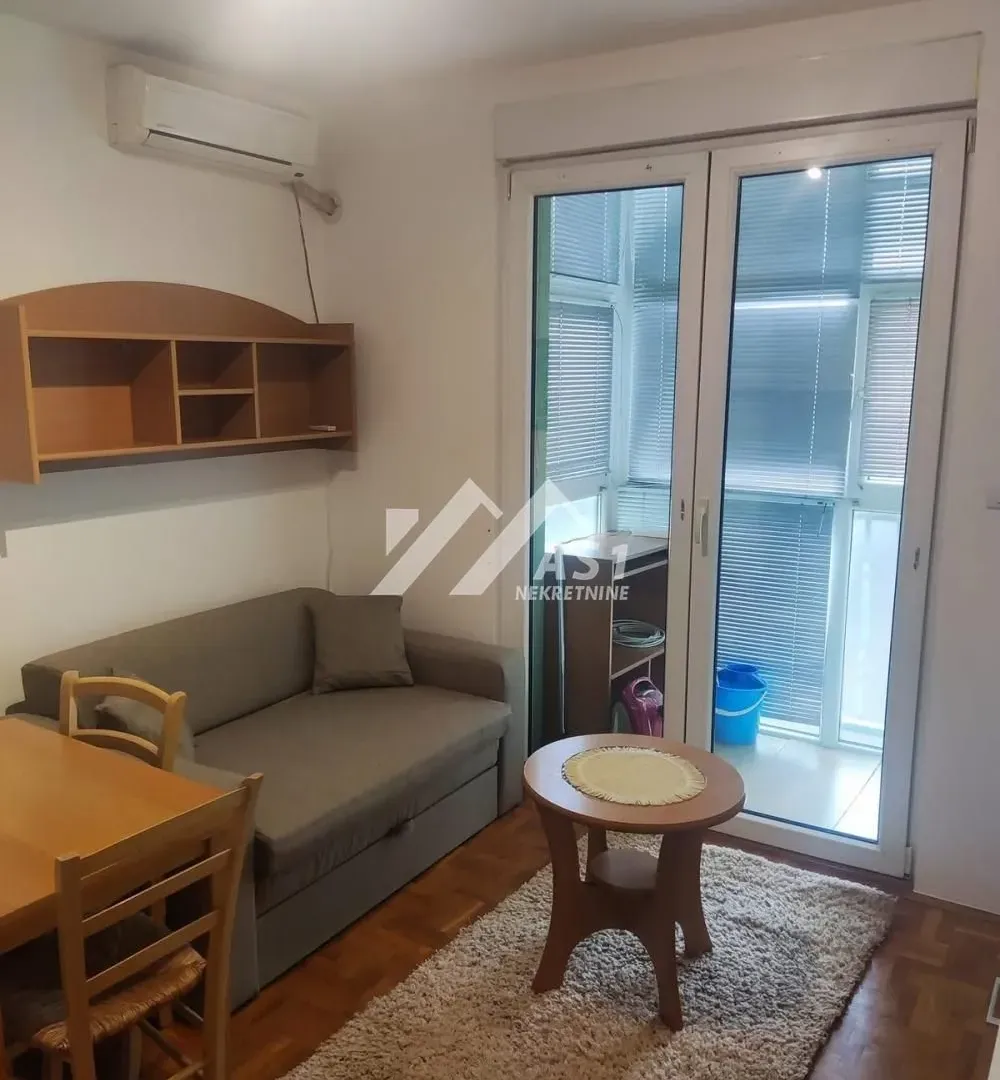 Izdavanje, dvosoban stan, 41m², Rotkvarija, Novi Sad Sve Podlokacije