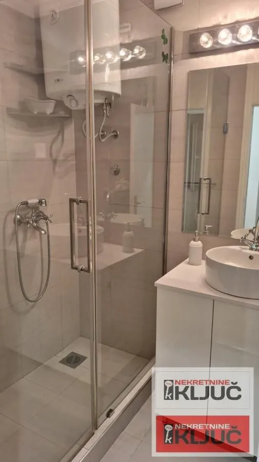 Prodaja, dvosoban stan, 60m², Bulevar Oslobodjenja, Novi Sad Sve Podlokacije