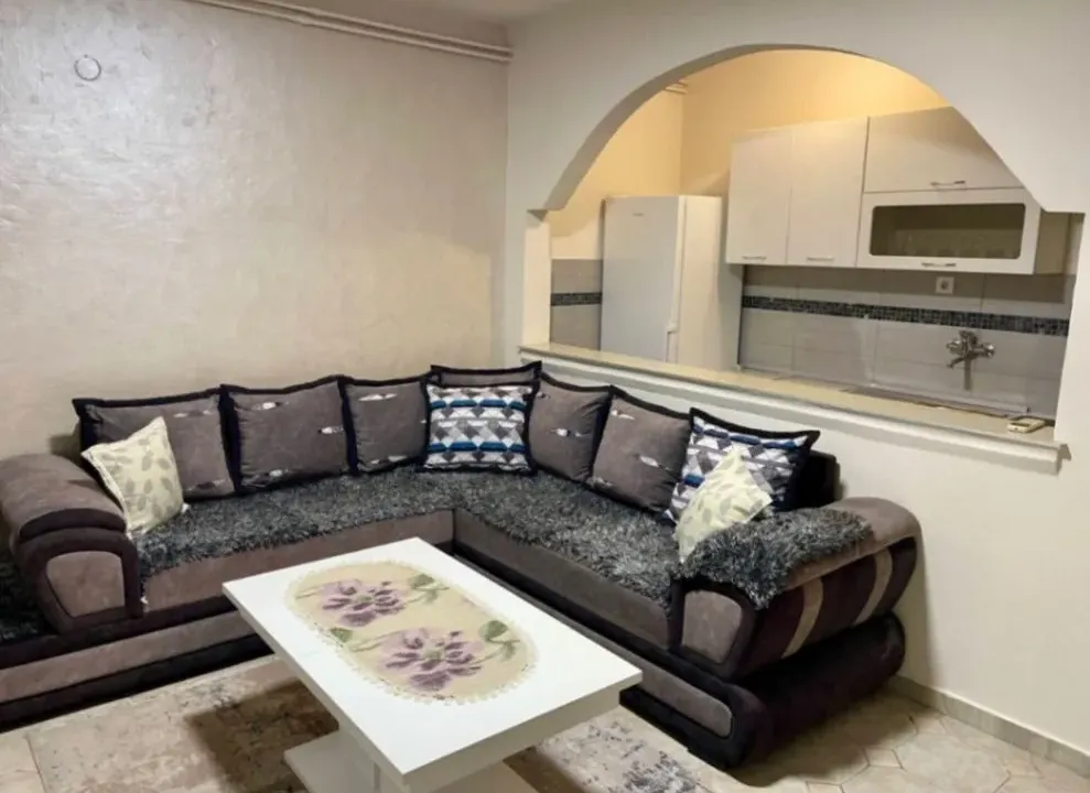 Izdavanje, dvosoban stan, 73m², Zelenika, Podgorica