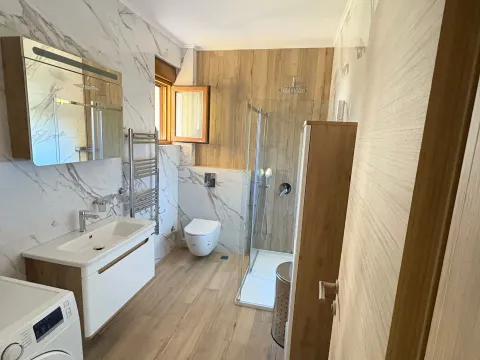 Izdavanje, jednosoban stan, 50m², Tivat, Crna Gora - image 3
