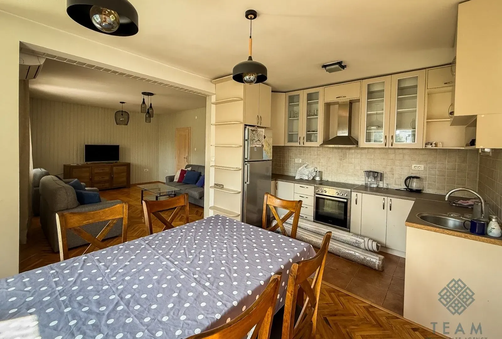 Izdavanje, dvosoban stan, 106m², Stari Aerodrom, Podgorica