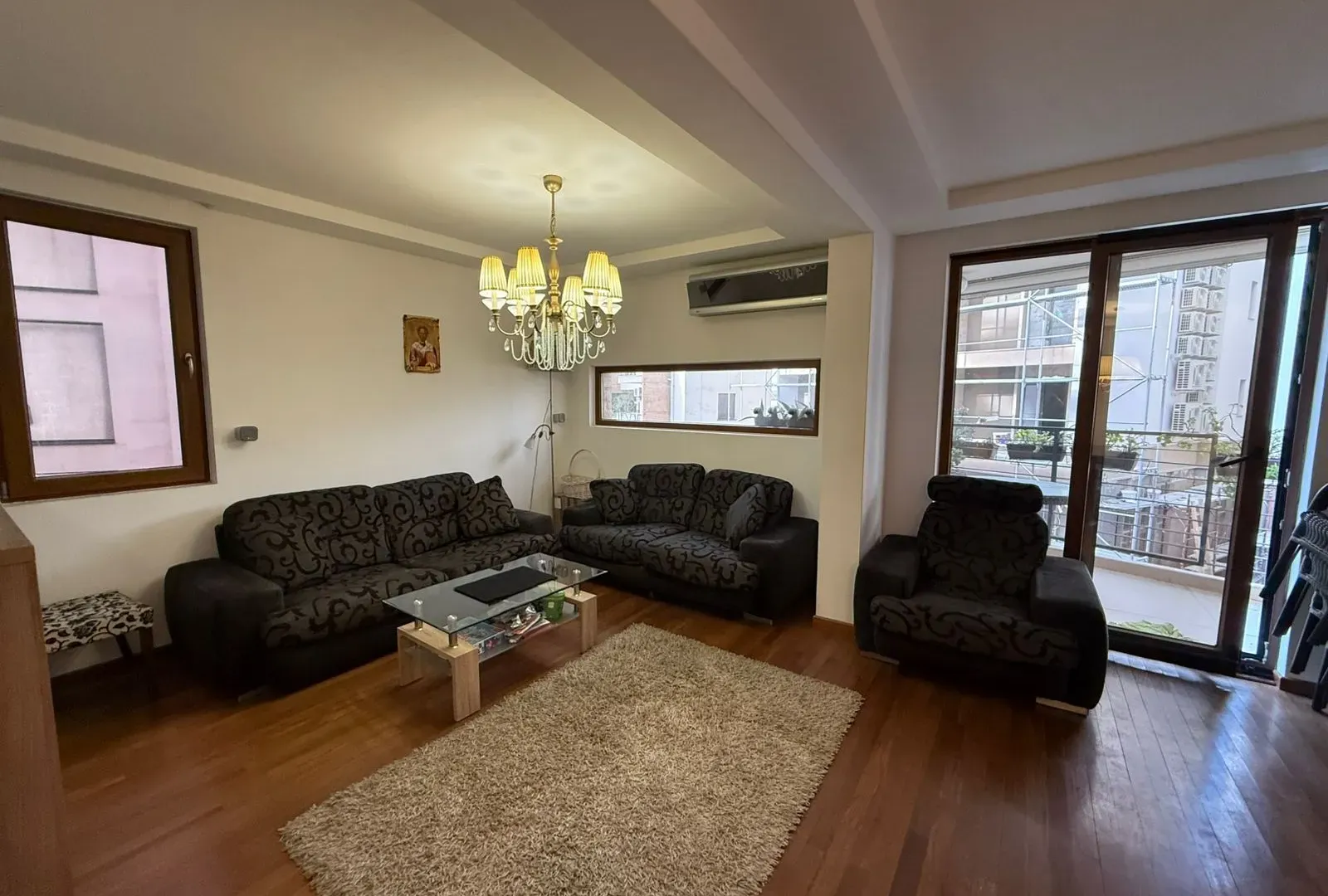 Izdavanje, dvosoban stan, 71m², Centar, Budva