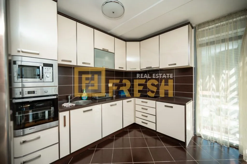 Izdavanje, trosoban stan, 80m², City Kvart, Podgorica