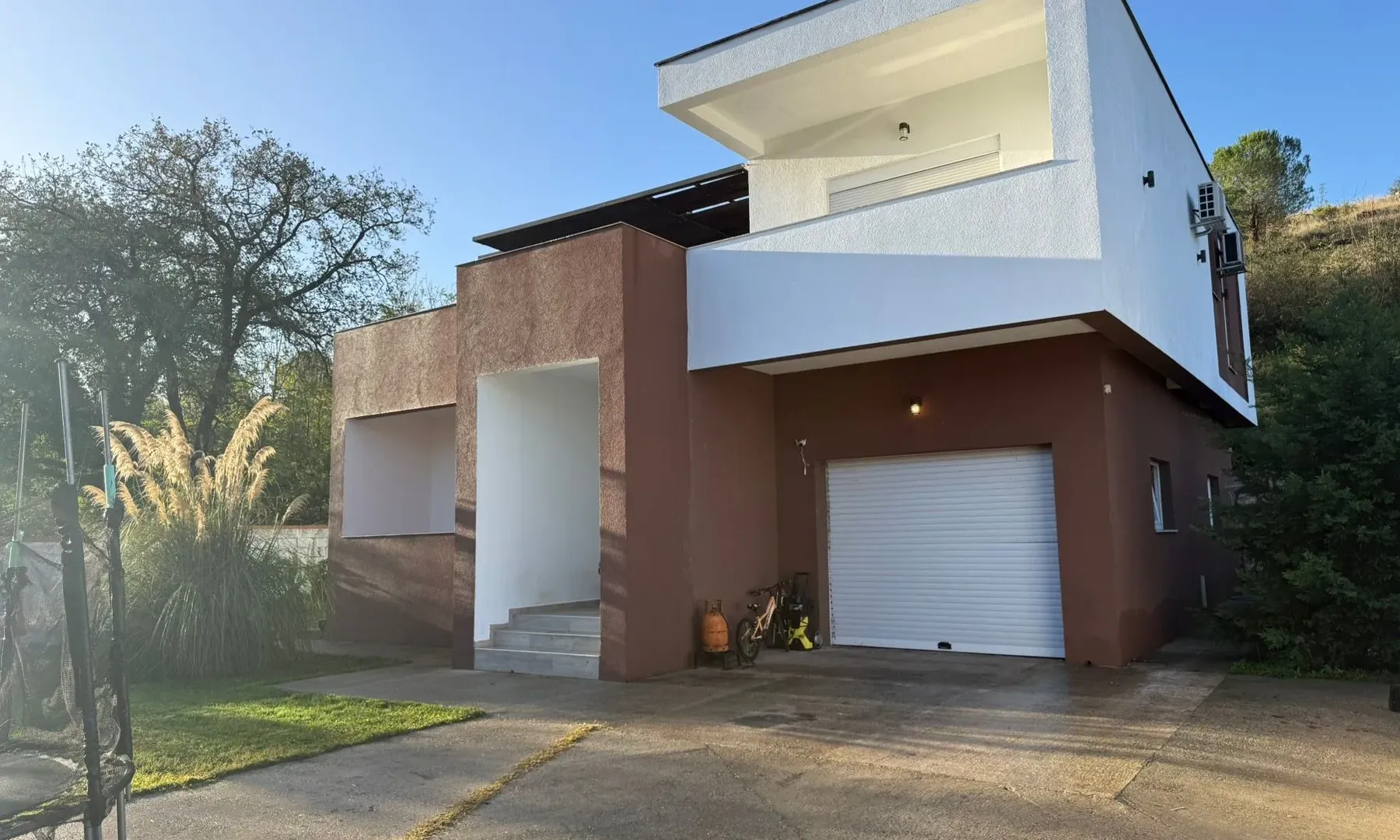 Prodaja, kuća, 260m², Gornja Gorica, Podgorica