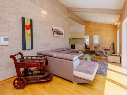 Sale, apartment, 89m², Petrovac, Budva - image 11