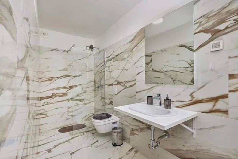 Sale, two bedroom apartment, 74m², Dobrota, Kotor