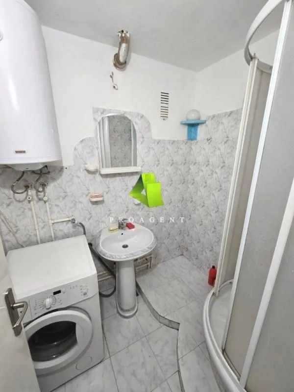 Izdavanje, dvosoban stan, 65m², Medijana, Niš