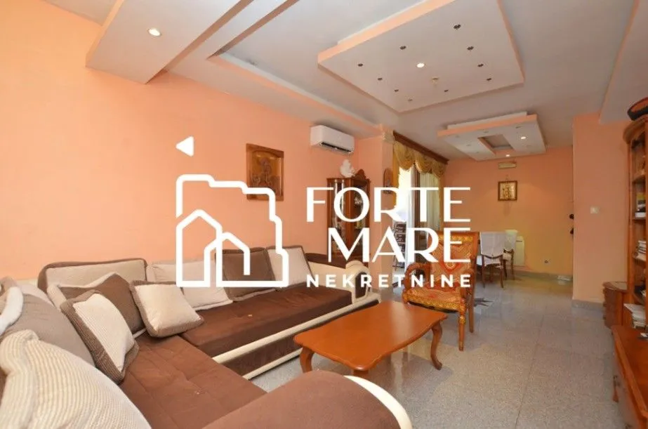 Prodaja, dvosoban stan, 77m², Igalo, Herceg Novi