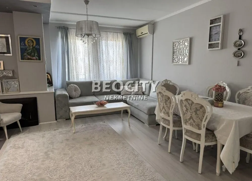 Prodaja, trosoban stan, 72m², Centar, Novi Sad