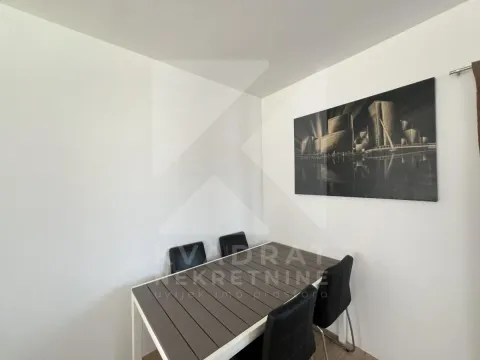 Izdavanje, kuća, 260m², Kokoti, Podgorica - image 18