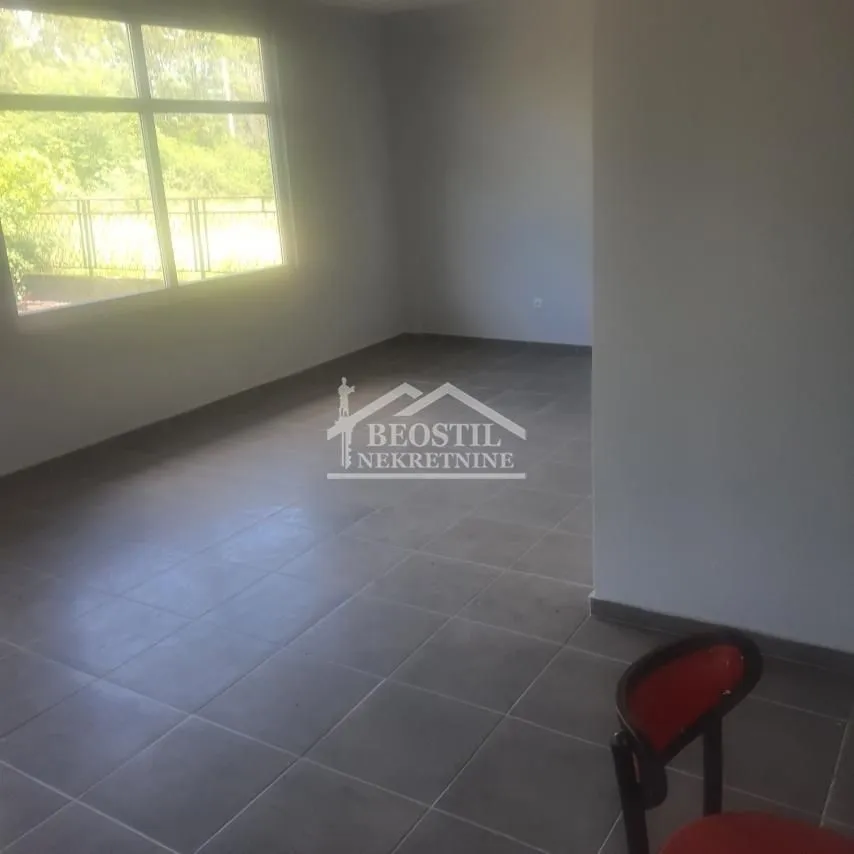 Prodaja, kuća, 204m², Vladimirci, Srbija