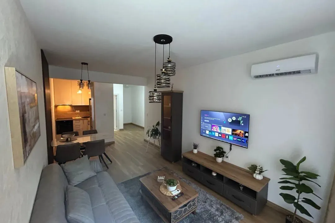 Prodaja, jednosoban stan, 60m², Lazi, Budva