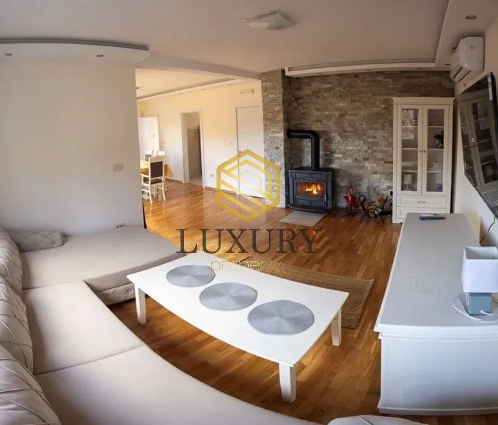 Izdavanje, kuća, 111m², Lastva Grbaljska, Kotor