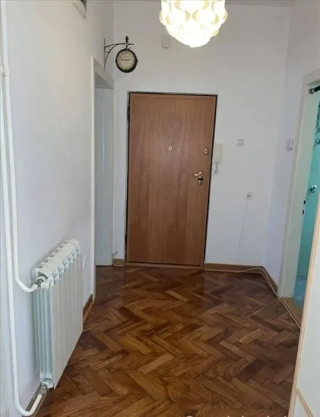 Izdavanje, trosoban stan, 70m², Palata Pravde, Beograd
