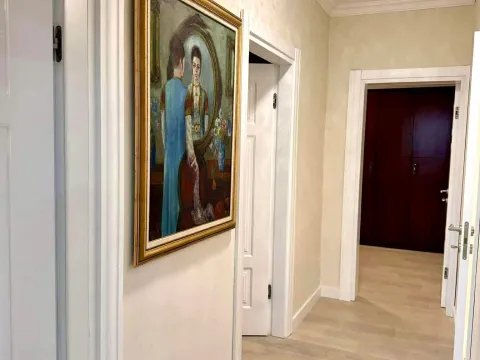 Izdavanje, trosoban stan, 101m², Momišići, Podgorica - image 11