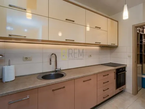 Prodaja, dvosoban stan, 72m², City Kvart, Podgorica - image 4