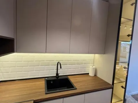 Izdavanje, četvorosoban stan, 75m², Autokomanda, Voždovac Sve Podlokacije - image 7