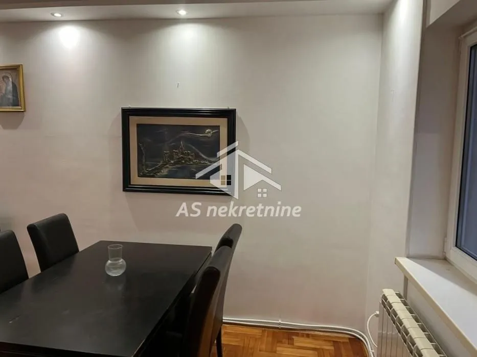 Izdavanje, trosoban stan, 120m², Uciteljsko Naselje, Zvezdara Sve Podlokacije