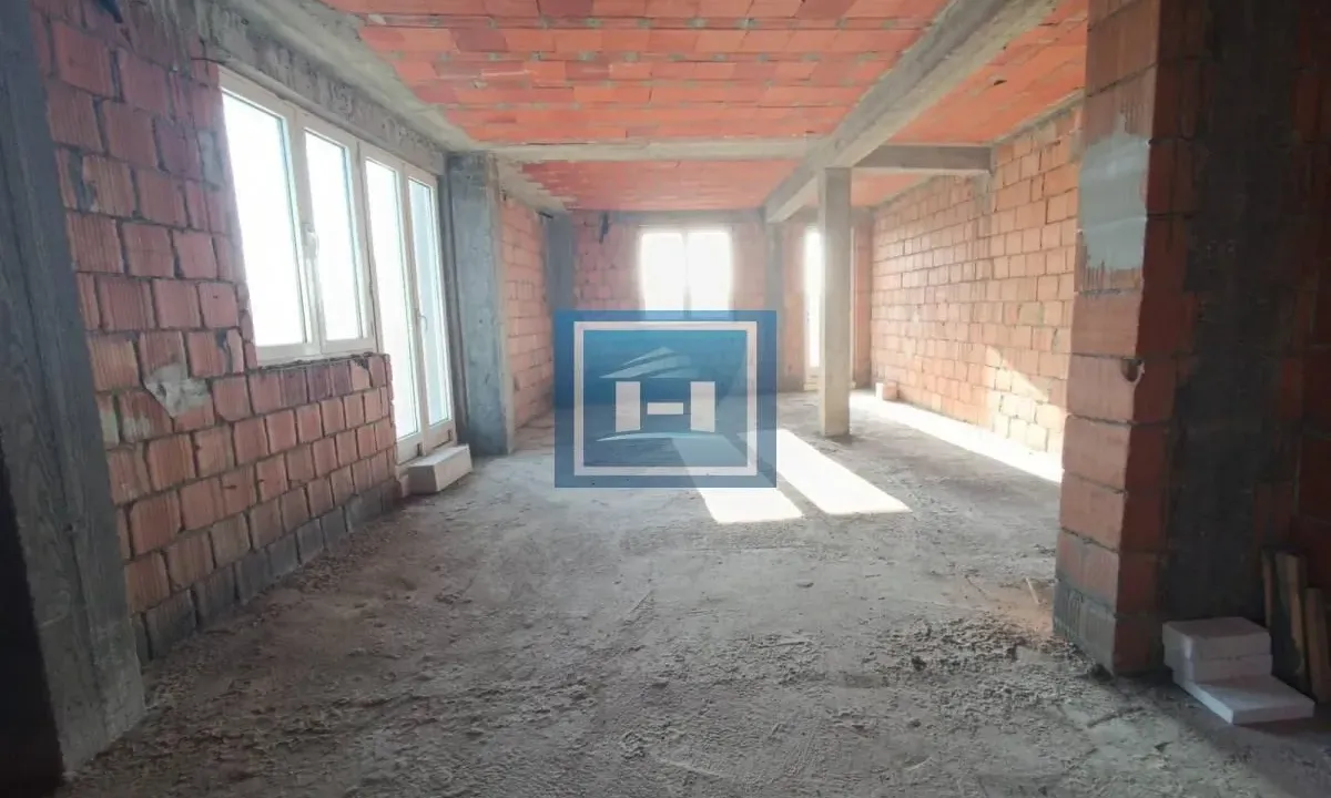 Prodaja, četvorosoban stan, 146m², Centar, Jagodina