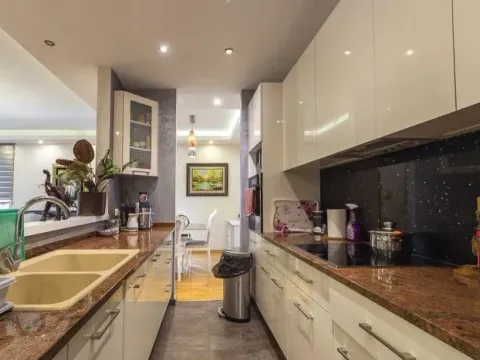 Sale, three bedroom apartment, 140m², Momišići, Podgorica - image 4