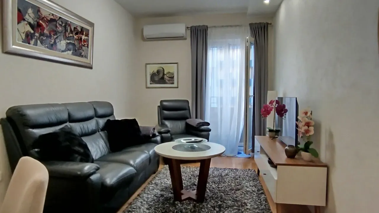 Izdavanje, stan, 40m², Central Point, Podgorica