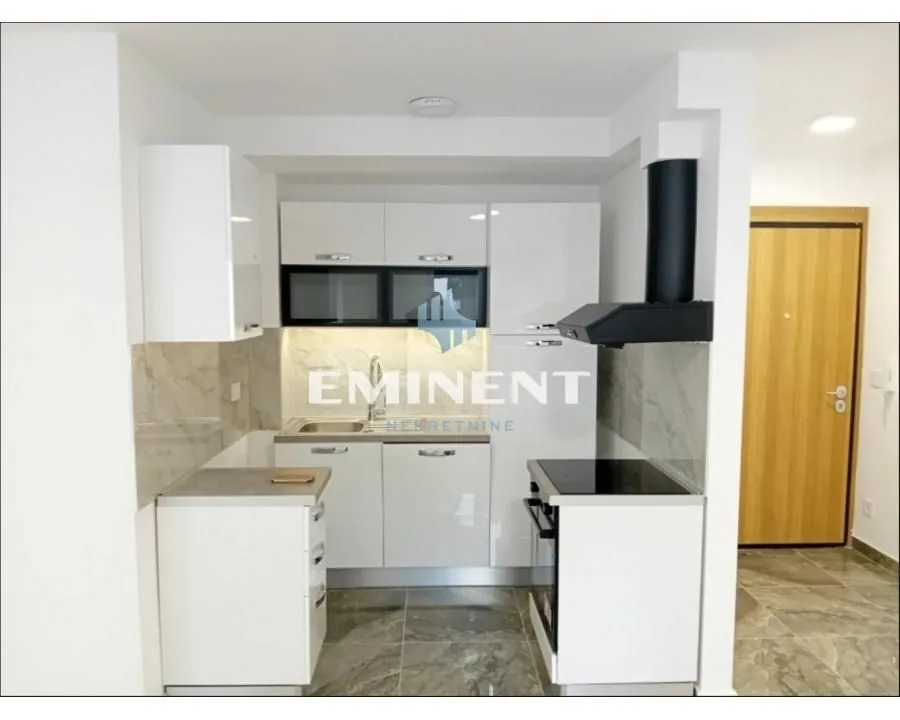 Izdavanje, trosoban stan, 60m², Zemun Gornji Grad, Zemun Sve Podlokacije
