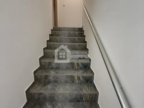 Sale, house, 162m², Zemun Gornji Grad, Zemun Sve Podlokacije - image 8