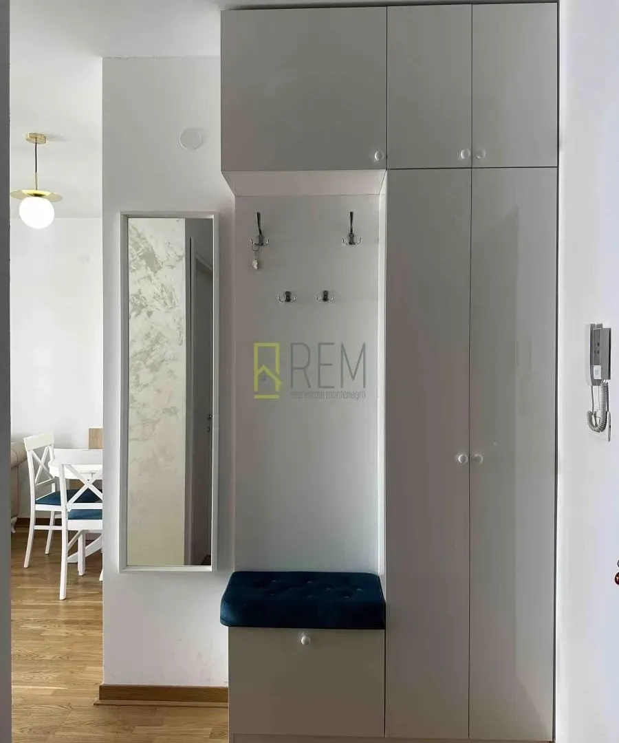 Izdavanje, jednosoban stan, 43m², City Kej, Podgorica