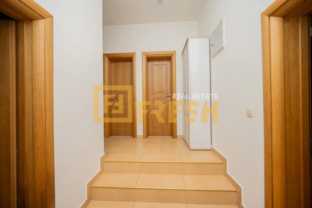 Prodaja, kuća, 250m², Ostalo, Podgorica