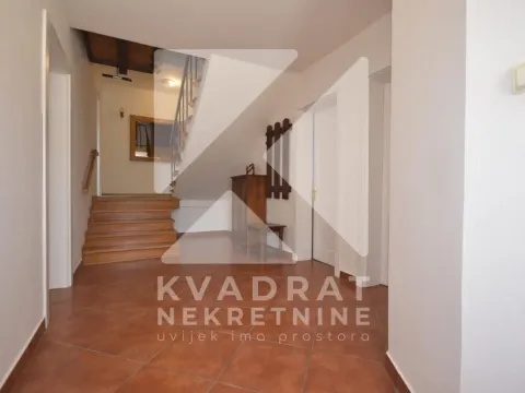 Rent, house, 200m², Dalmatinska ulica, Podgorica - image 18