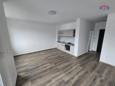 Izdavanje, garsonjera, 33m², Centar, Inđija - image 3