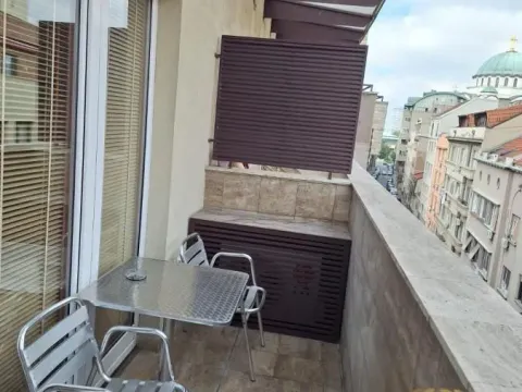 Izdavanje, trosoban stan, 90m², Vračar Hram, Vračar Sve Podlokacije - image 8