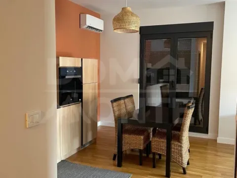Rent, two bedroom apartment, 70m², Tivat, Crna Gora - image 11