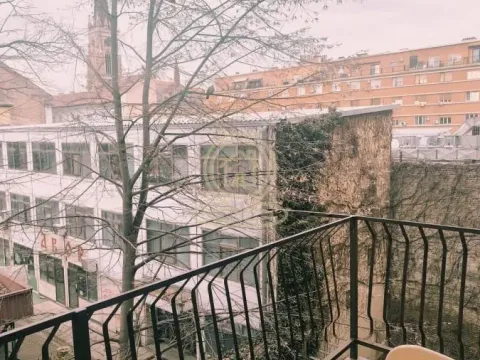 Izdavanje, trosoban stan, 100m², Centar, Novi Sad - image 8